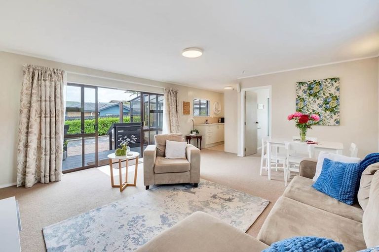 Photo of property in 7 Waitaki Street, Henderson, Auckland, 0612