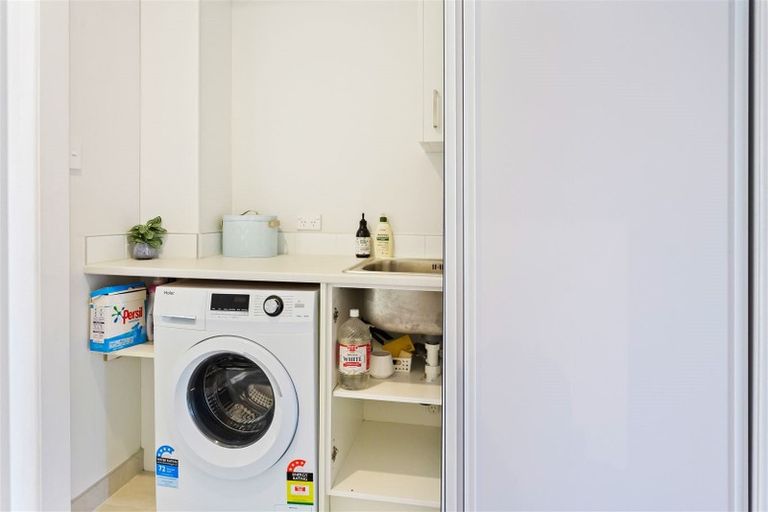 Photo of property in 21a Alexander Street, Cockle Bay, Auckland, 2014