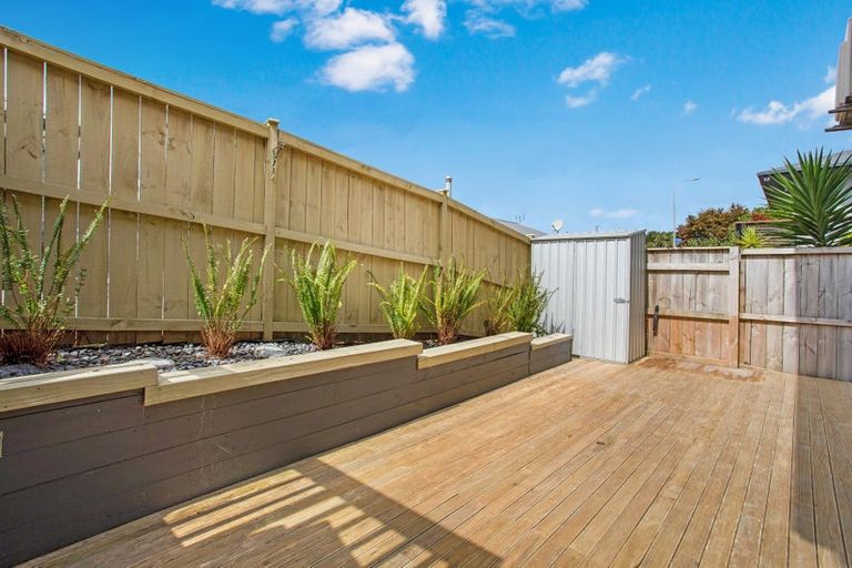 Photo of property in 5a Collingwood Road, Waiuku, 2123