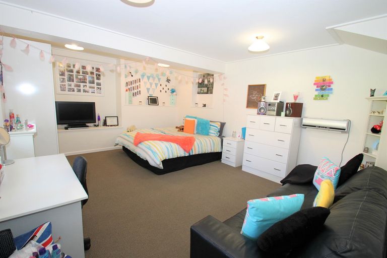 Photo of property in 2 Centennial Road, Fairfield, Dunedin, 9018