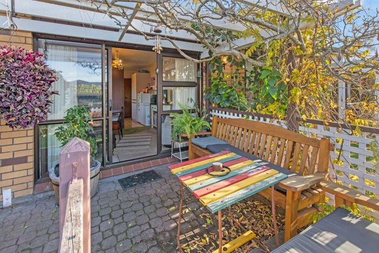 Photo of property in 12 Warwick Place, Springvale, Whanganui, 4501