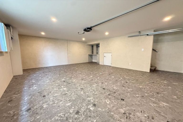 Photo of property in 86 Tiriwa Drive, Massey, Auckland, 0614