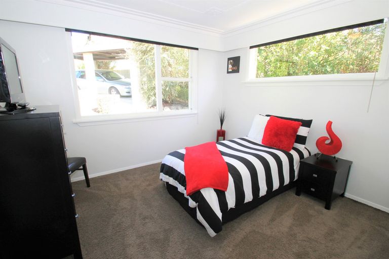 Photo of property in 2 Centennial Road, Fairfield, Dunedin, 9018