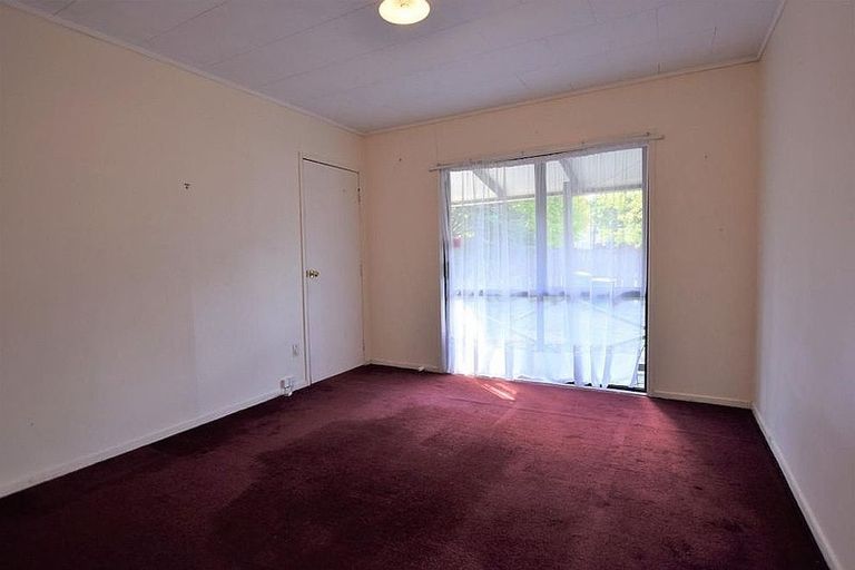 Photo of property in 14 Mile Place, Henderson, Auckland, 0612