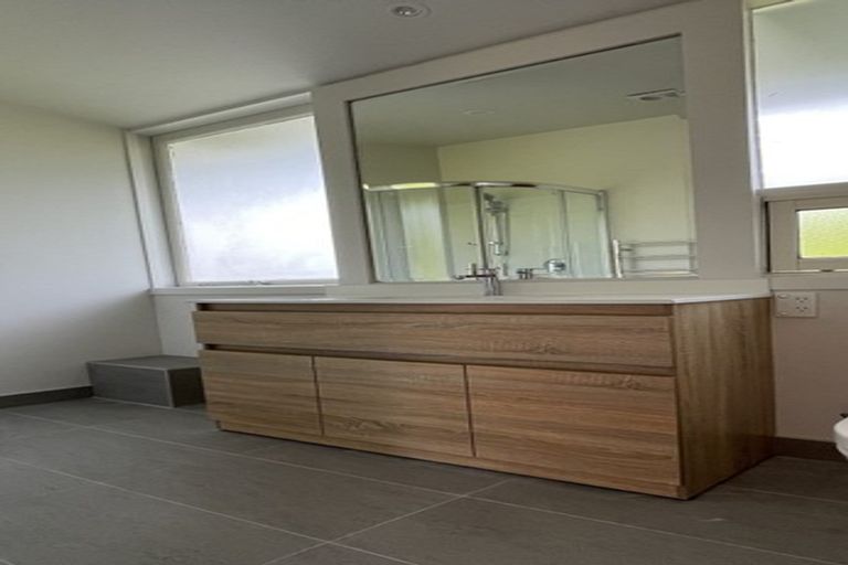 Photo of property in 71 Tiroroa Avenue, Te Atatu South, Auckland, 0610