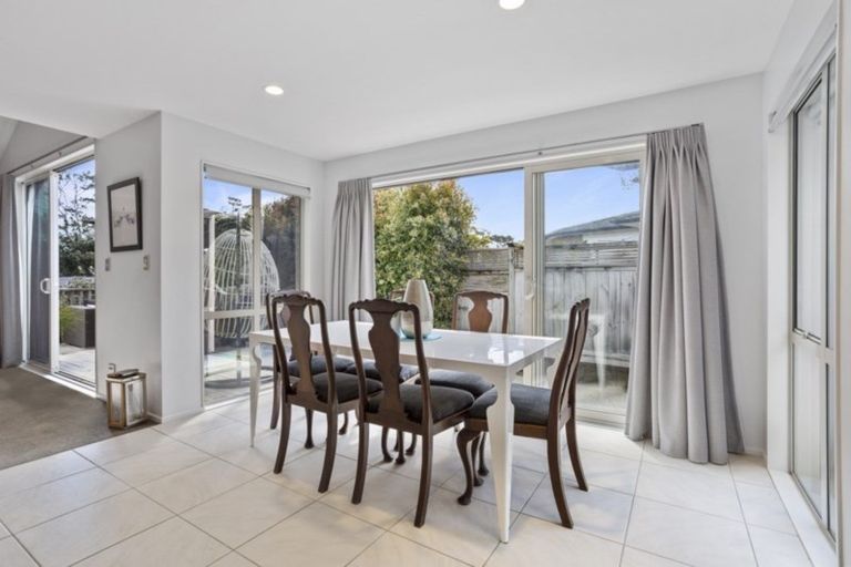 Photo of property in 26 Admirals Court Drive, Greenhithe, Auckland, 0632