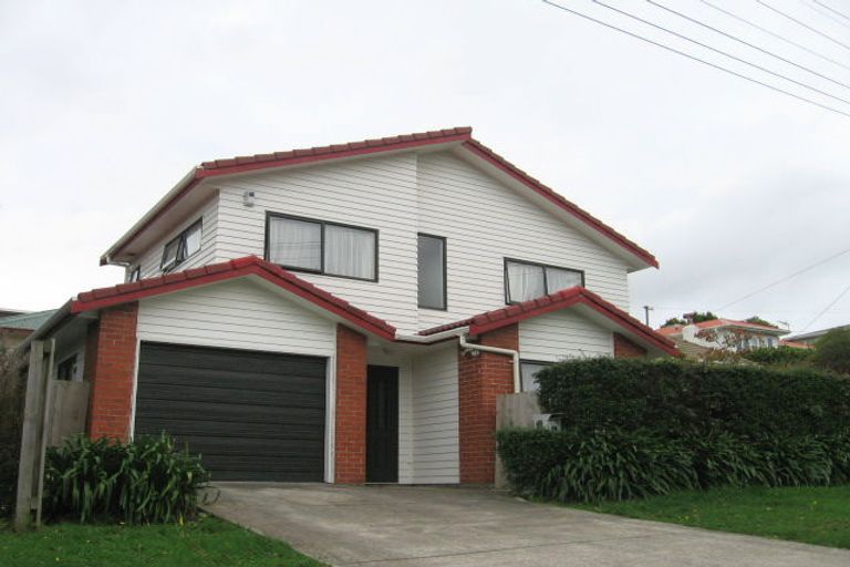 Photo of property in 29a Ranui Terrace, Tawa, Wellington, 5028