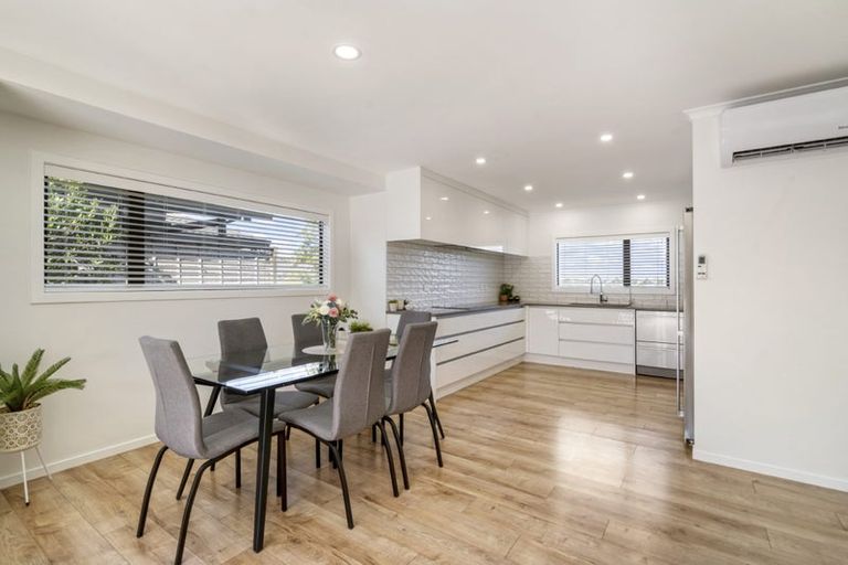 Photo of property in 11 Coventry Way, Long Bay, Auckland, 0630