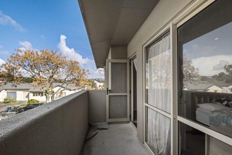 Photo of property in 1 Butia Avenue, Henderson, Auckland, 0612