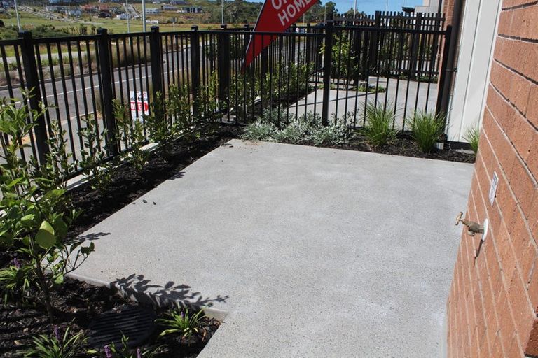 Photo of property in 157 Glenvar Ridge Road, Long Bay, Auckland, 0630