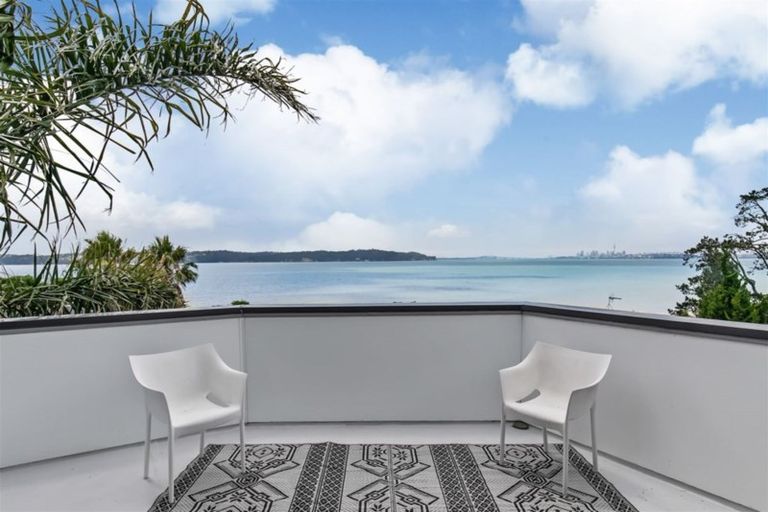 Photo of property in 66 Spinnaker Drive, Te Atatu Peninsula, Auckland, 0610