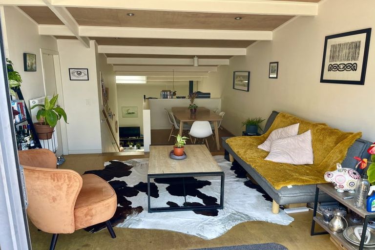 Photo of property in 1/410 The Esplanade, Island Bay, Wellington, 6023