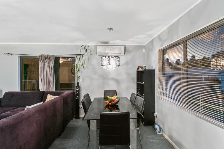 Photo of property in 44b Woodside Road, Massey, Auckland, 0614