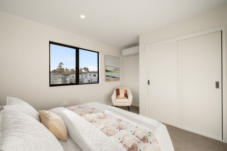Photo of property in 13/10 Ngaroma House Drive, Hobsonville, Auckland, 0616