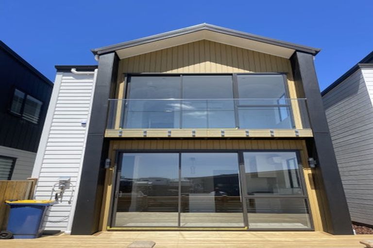 Photo of property in 14 Parahau Road, Papakura, 2110