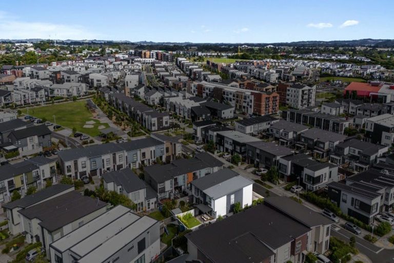 Photo of property in 24 Ian Morrison Road, Hobsonville, Auckland, 0616