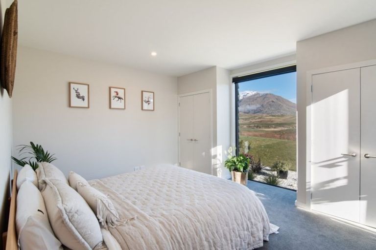 Photo of property in 10 Fife Court, Jacks Point, Queenstown, 9371