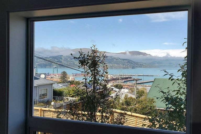 Photo of property in 7 Cornwall Road, Lyttelton, 8082