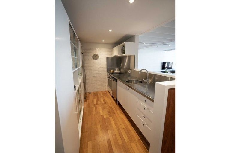 Photo of property in Waterloo Quay Apartments, 305/28 Waterloo Quay, Pipitea, Wellington, 6011