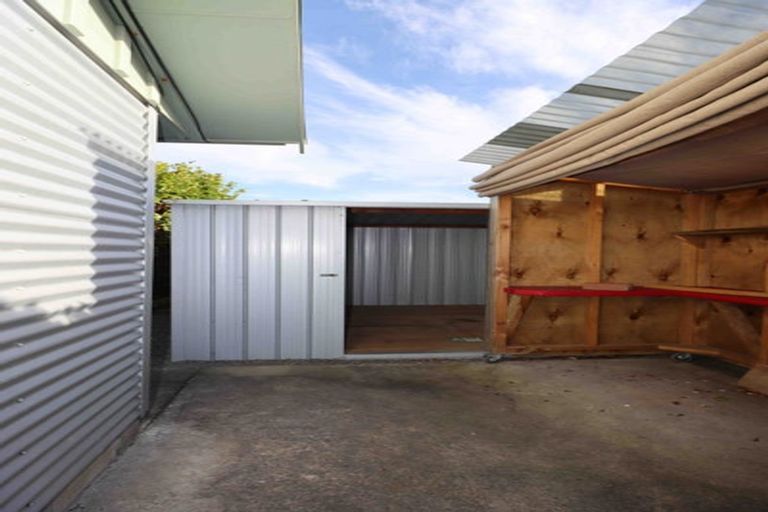 Photo of property in 2 Meadowvale Drive, Levin, 5510