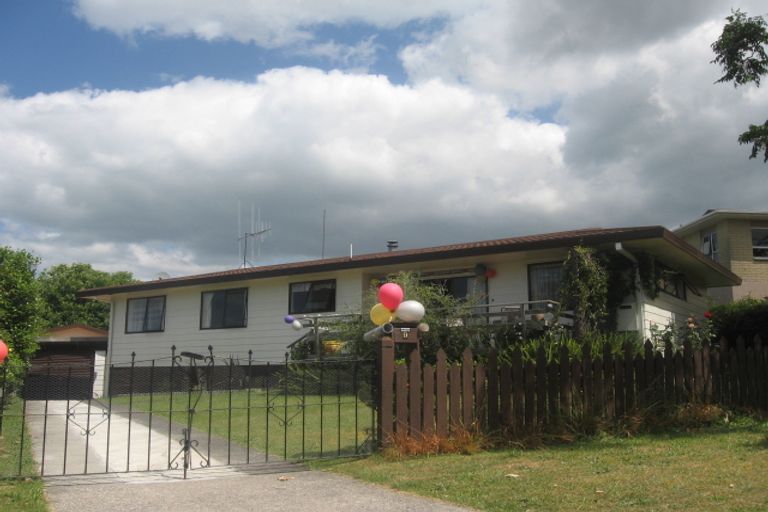 Photo of property in 9 Bishoprick Crescent, Te Puke, 3119