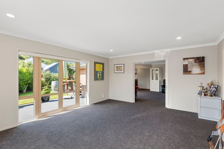 Photo of property in 12 Alderney Mews, Casebrook, Christchurch, 8051