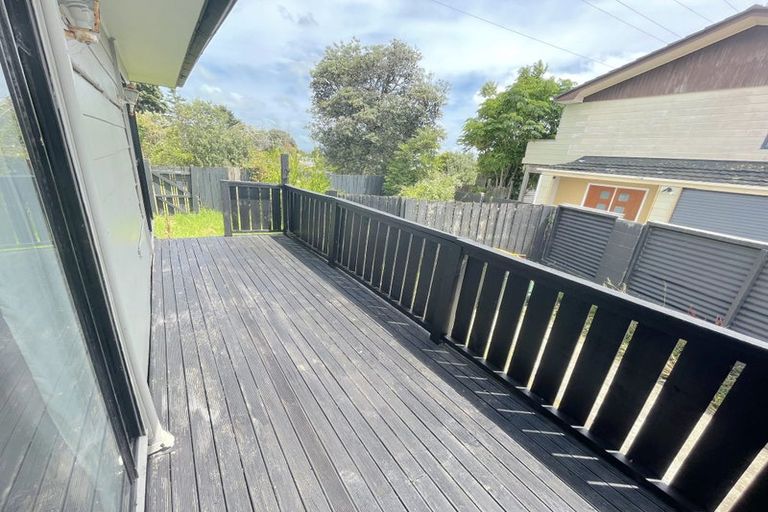 Photo of property in 2/50 Sikkim Crescent, Clover Park, Auckland, 2019