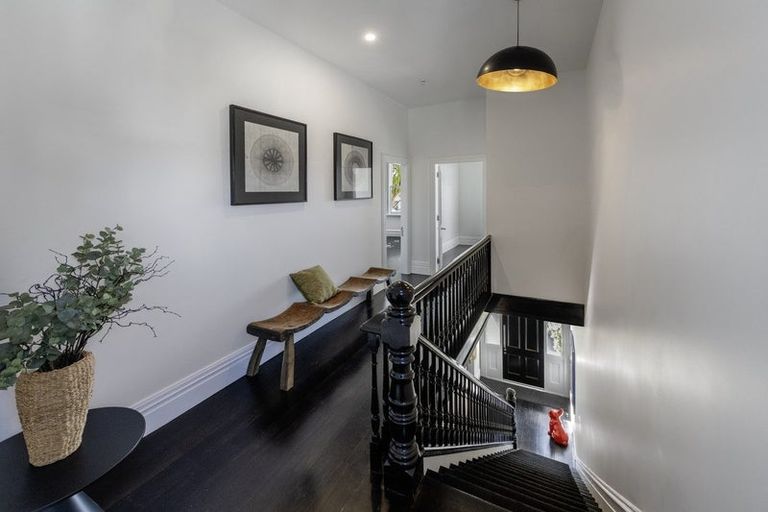 Photo of property in 15 Park Street, Thorndon, Wellington, 6011