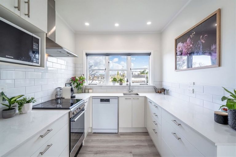 Photo of property in 1/39 Belmont Terrace, Milford, Auckland, 0620