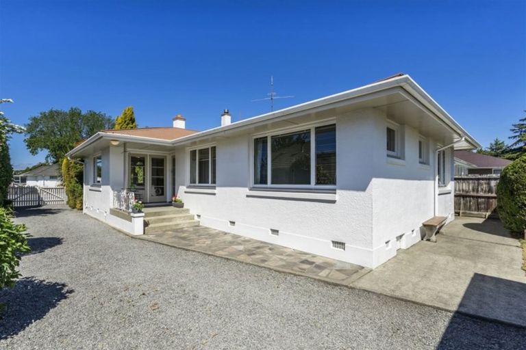 Photo of property in 14 Curletts Road, Sockburn, Christchurch, 8042