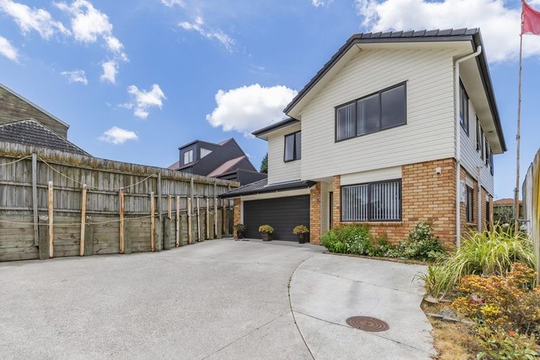 Photo of property in 21 Andover Way, Goodwood Heights, Auckland, 2105