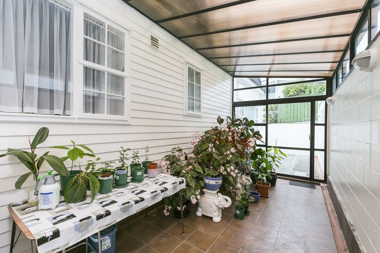 Photo of property in 7 Epping Grove, Karori, Wellington, 6012