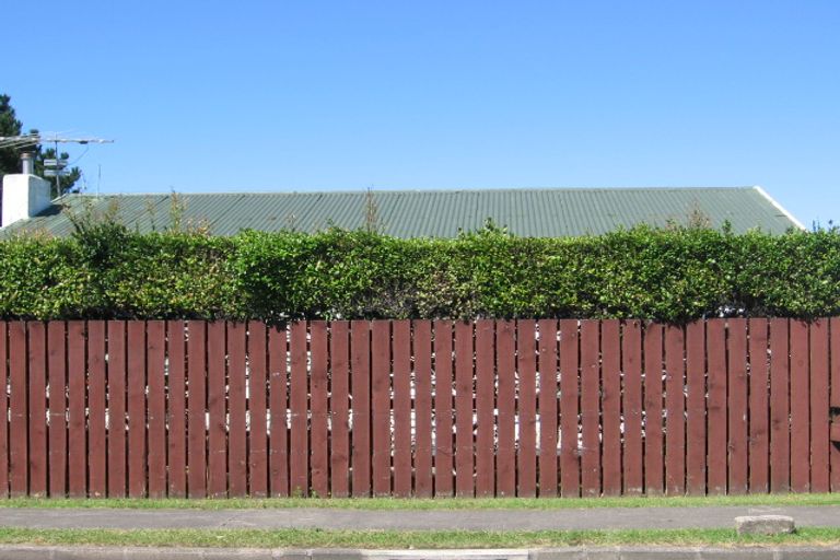 Photo of property in 76 Arran Road, Browns Bay, Auckland, 0630