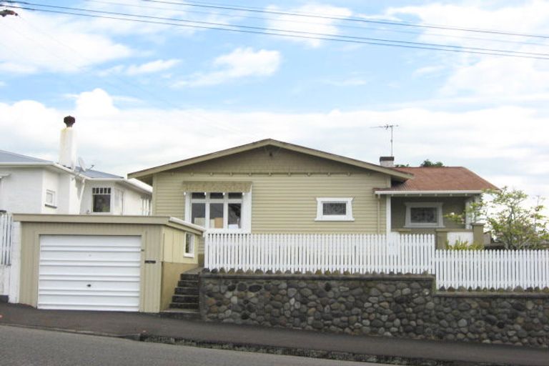 Photo of property in 48 Cutfield Road, New Plymouth, 4310