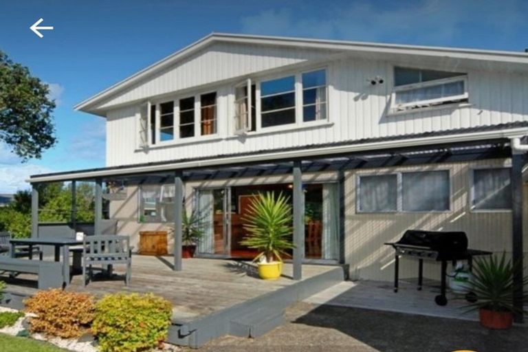 Photo of property in 1/166 Chivalry Road, Glenfield, Auckland, 0629