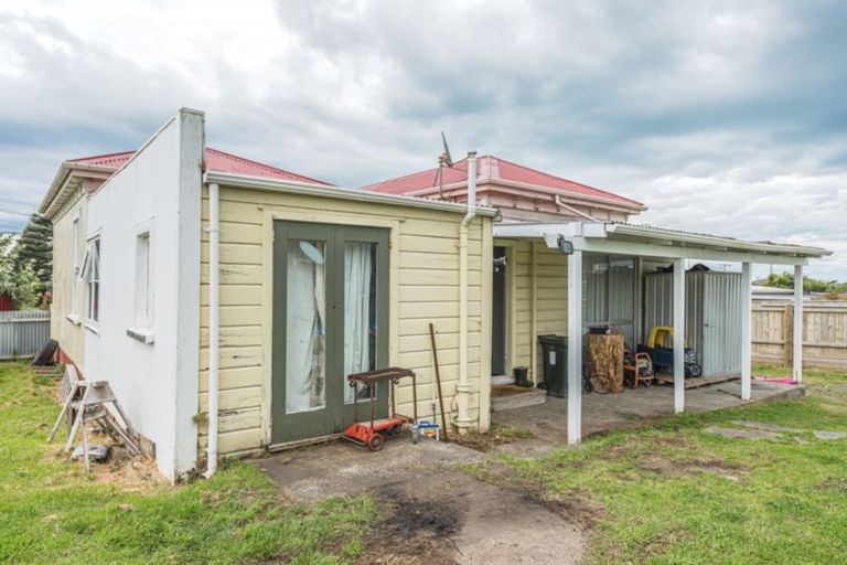 Photo of property in 4 Ashton Terrace, Castlecliff, Whanganui, 4501
