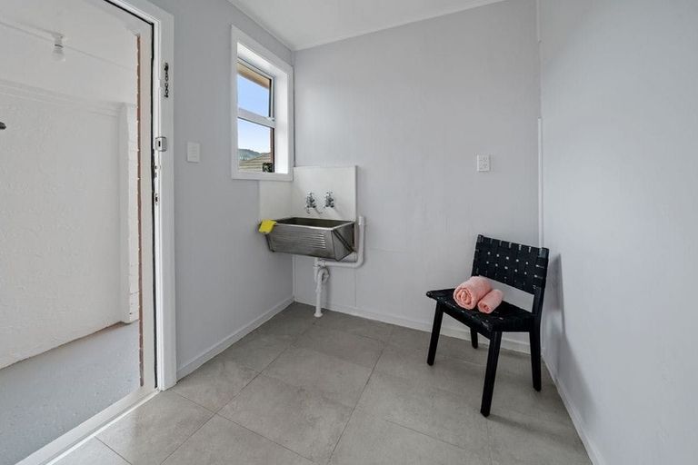 Photo of property in 6 Logie Street, Stokes Valley, Lower Hutt, 5019