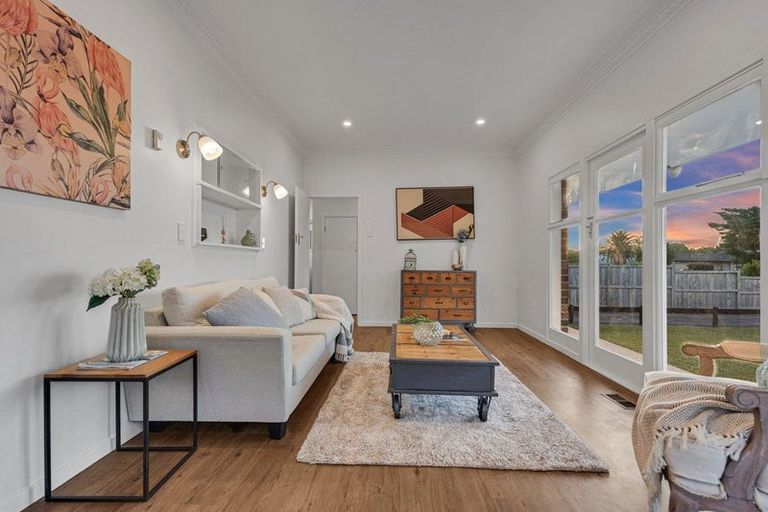 Photo of property in 1/13 Clevedon Road, Papakura, 2110