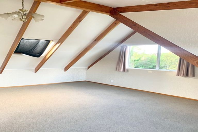 Photo of property in 1024 East Coast Road, Fairview Heights, Auckland, 0630