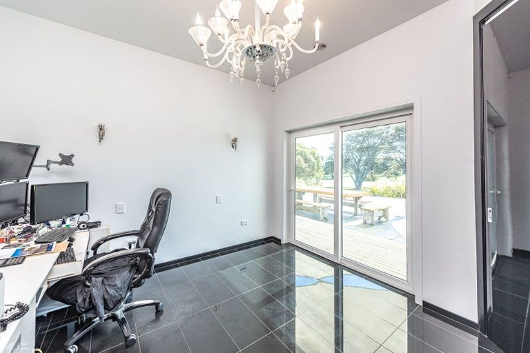 Photo of property in 35 Golf Vue Place, Castlecliff, Whanganui, 4501