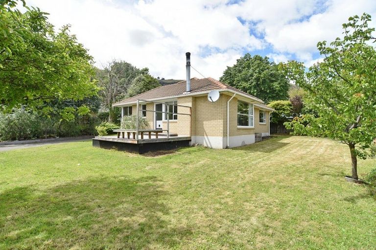 Photo of property in 8c Martindales Road, Heathcote Valley, Christchurch, 8022