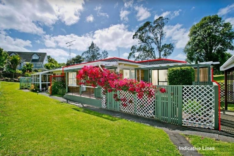 Photo of property in 1/53 Ayton Drive, Totara Vale, Auckland, 0629