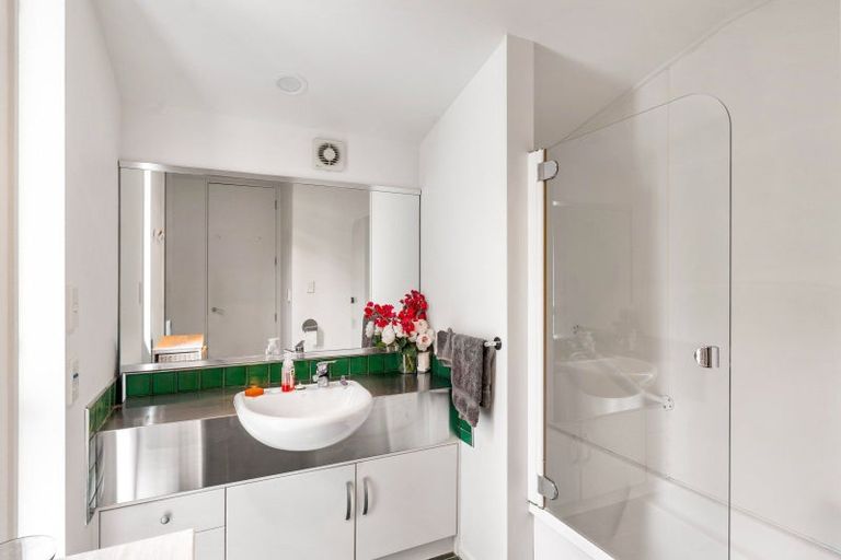 Photo of property in 1 Tainui Drive, Havelock North, 4130