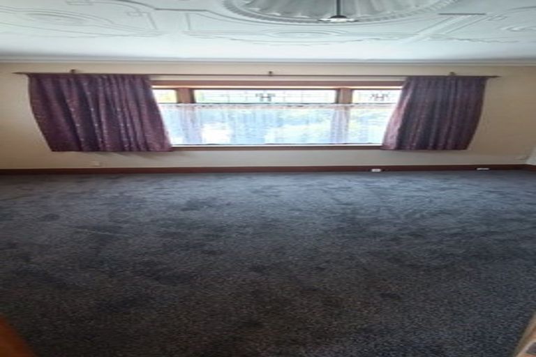 Photo of property in 16 Burrows Avenue, Karori, Wellington, 6012