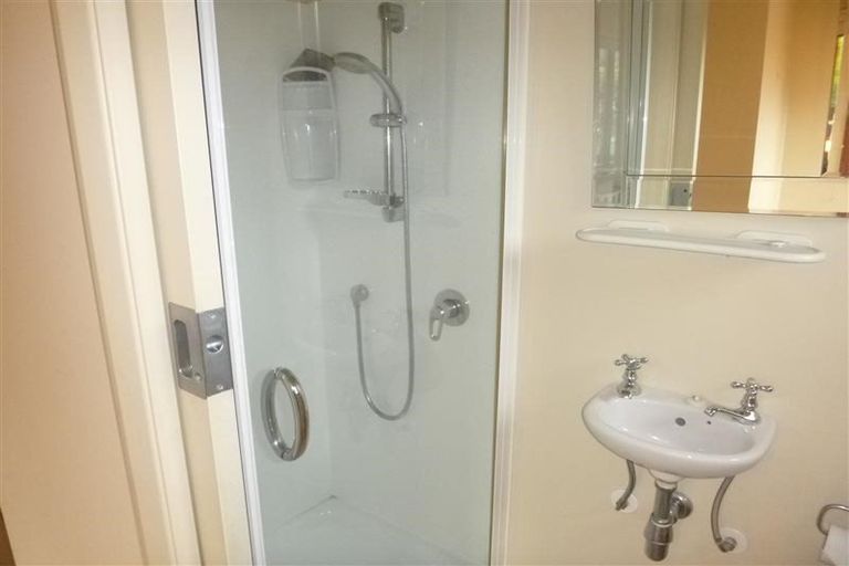 Photo of property in 1a Colin Grove, Hutt Central, Lower Hutt, 5010