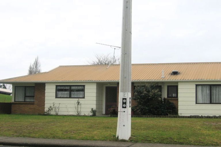 Photo of property in 15a Pratt Street, Papakura, 2110