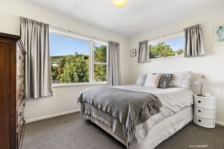 Photo of property in 10 Liddel Grove, Island Bay, Wellington, 6023
