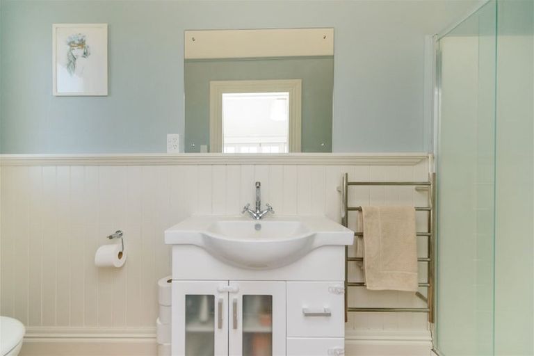 Photo of property in 17 Perrin Place, Kelvin Grove, Palmerston North, 4414