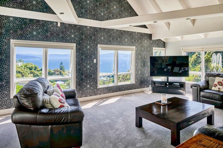 Photo of property in 55 Rona Street, Eastbourne, Lower Hutt, 5013