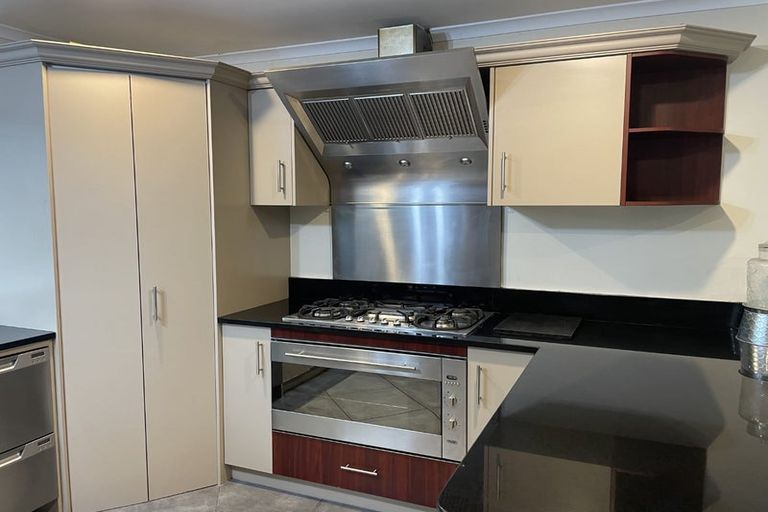 Photo of property in 89a Mt Lebanon Crescent, The Gardens, Auckland, 2105